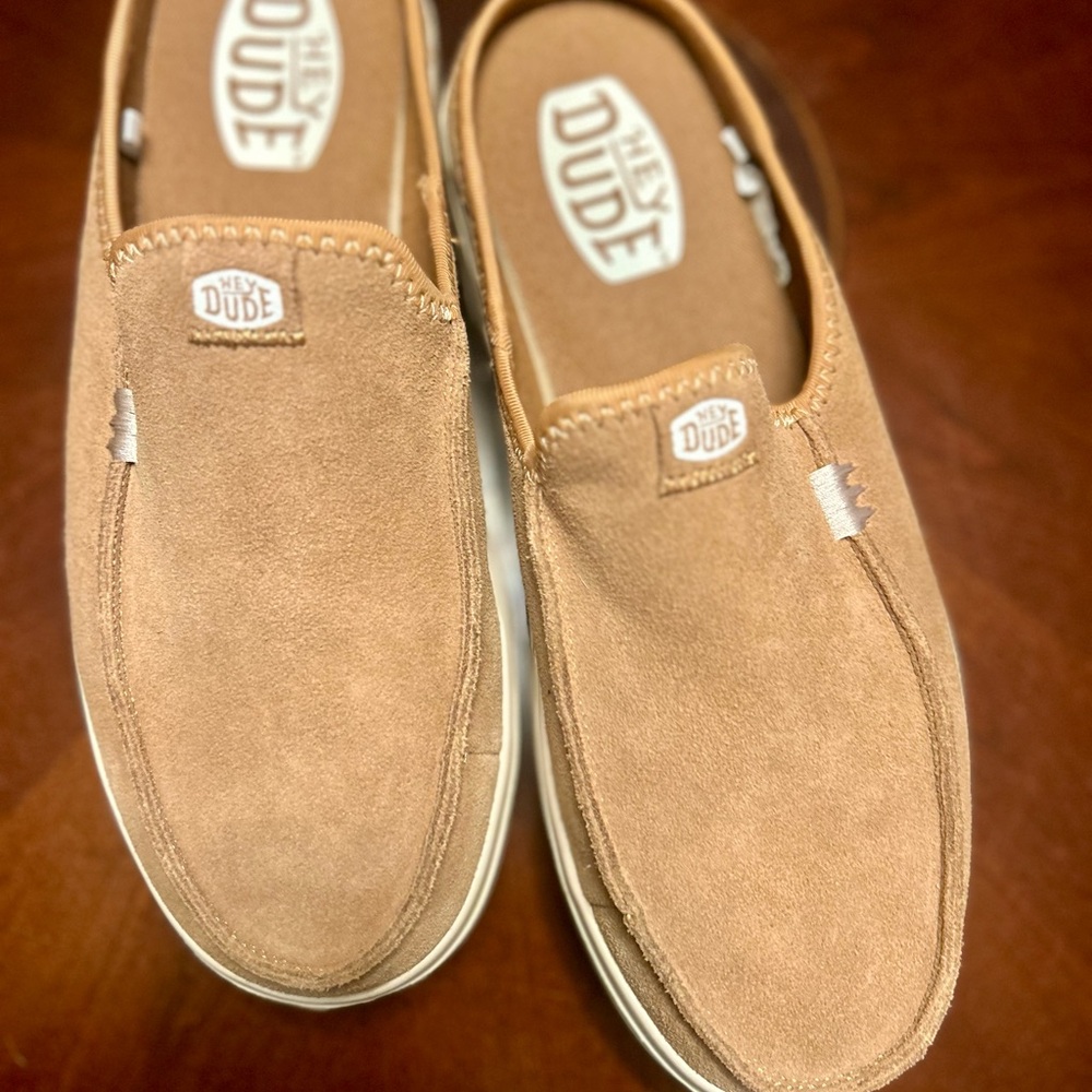 Hey Dude Womens's Brown Suede Loafers size 9